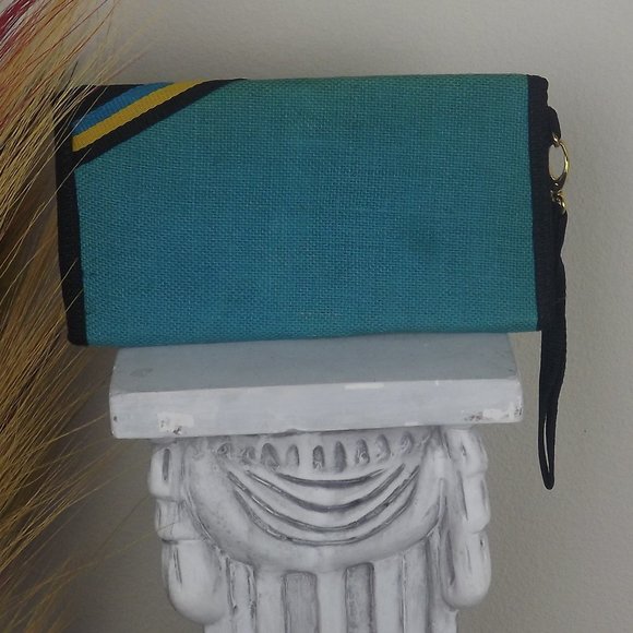 Casual Princess Bay Exuma Clutch Purse / Wristlet - Picture 4 of 7